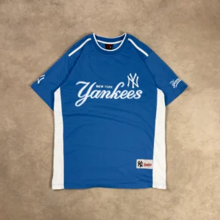 NEW YORK YANKEES RARE SKY T-SHIRT