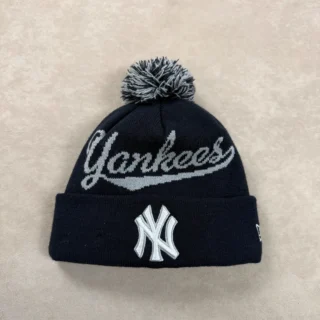 NEW ERA NY YANKEES NAVY & GREY WINTER BEANIE