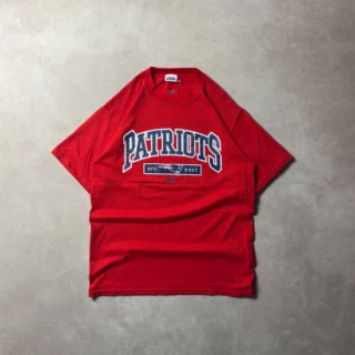 VINTAGE NEW ENGLAND PATRIOTS LOGO RED T-SHIRT